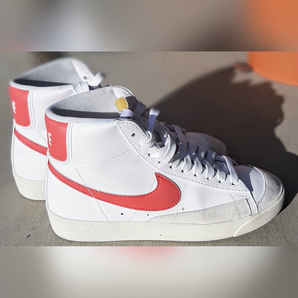 Nike Trail Blazers White/Watermelon Size 7